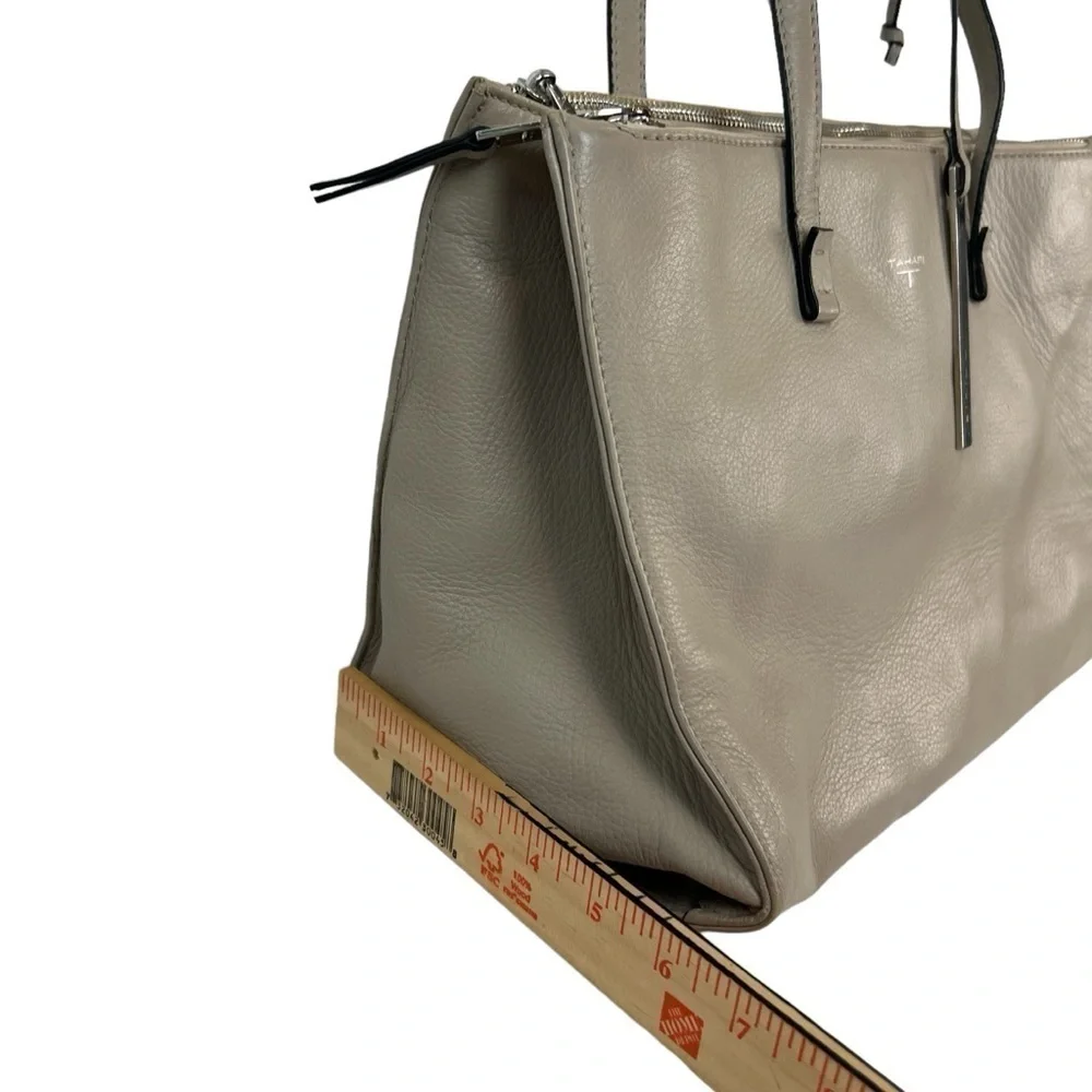 T Tahari Leather Tote Bag Tan Structured Everyday Work Shoulder Bag Zip Neutral